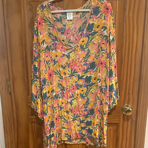 Anne Cole Other - Floral V-Neck Women's beach cover-up